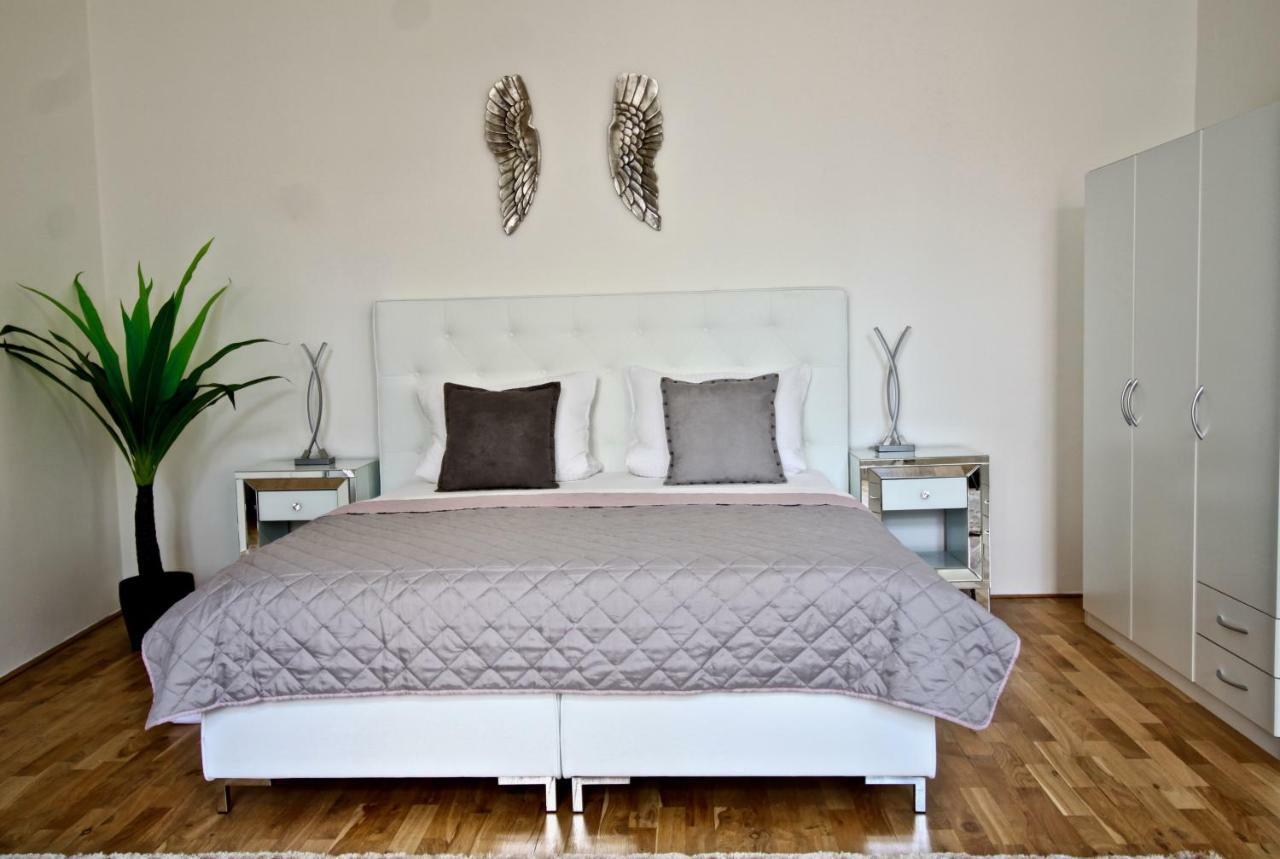 New Design & Style Apartment Old Town Xxl Prag Exterior foto